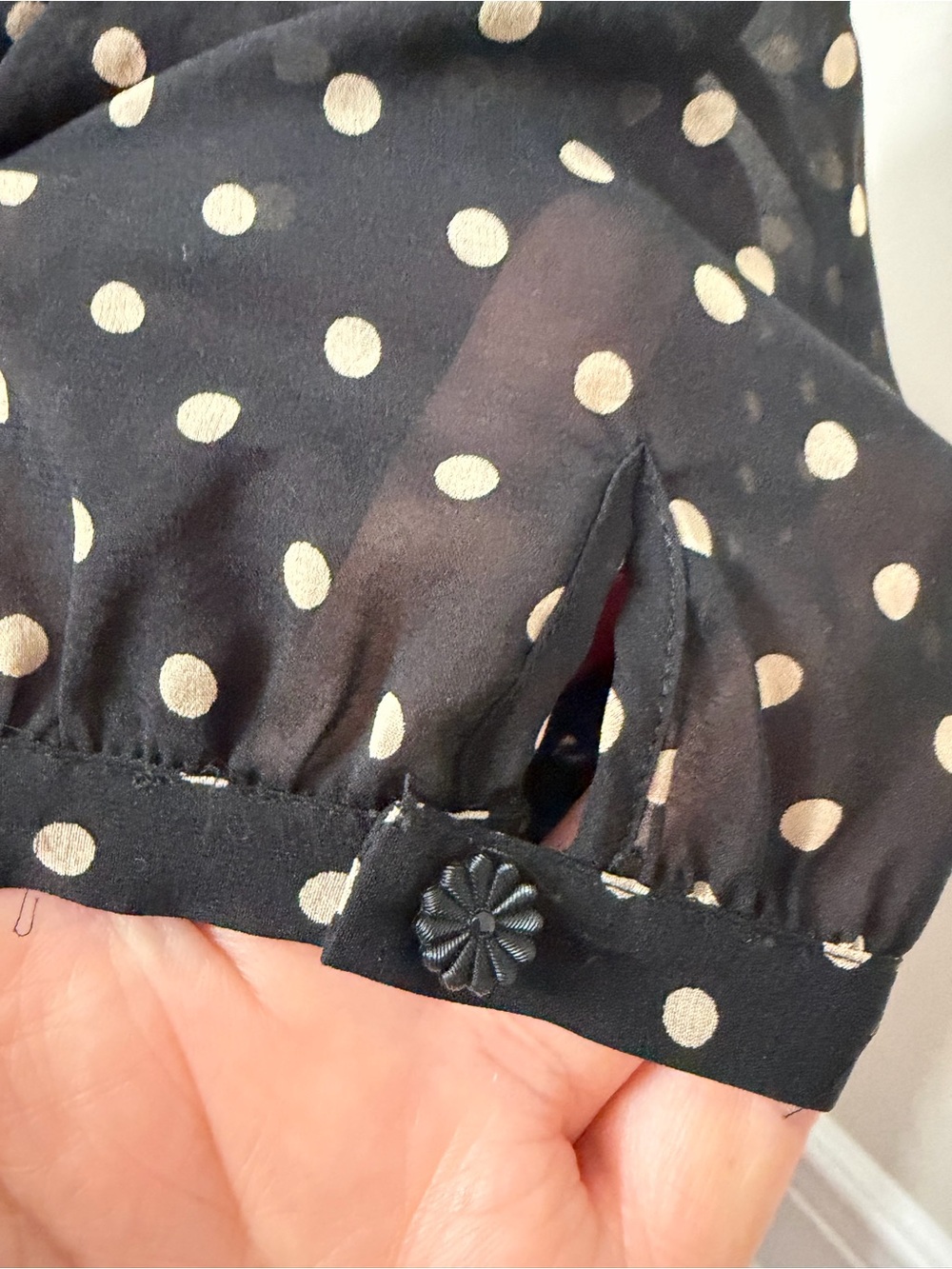 Bebe Women's Black Polka Dot Short-Sleeve Button-Up Top XS - Picture 7 of 8
